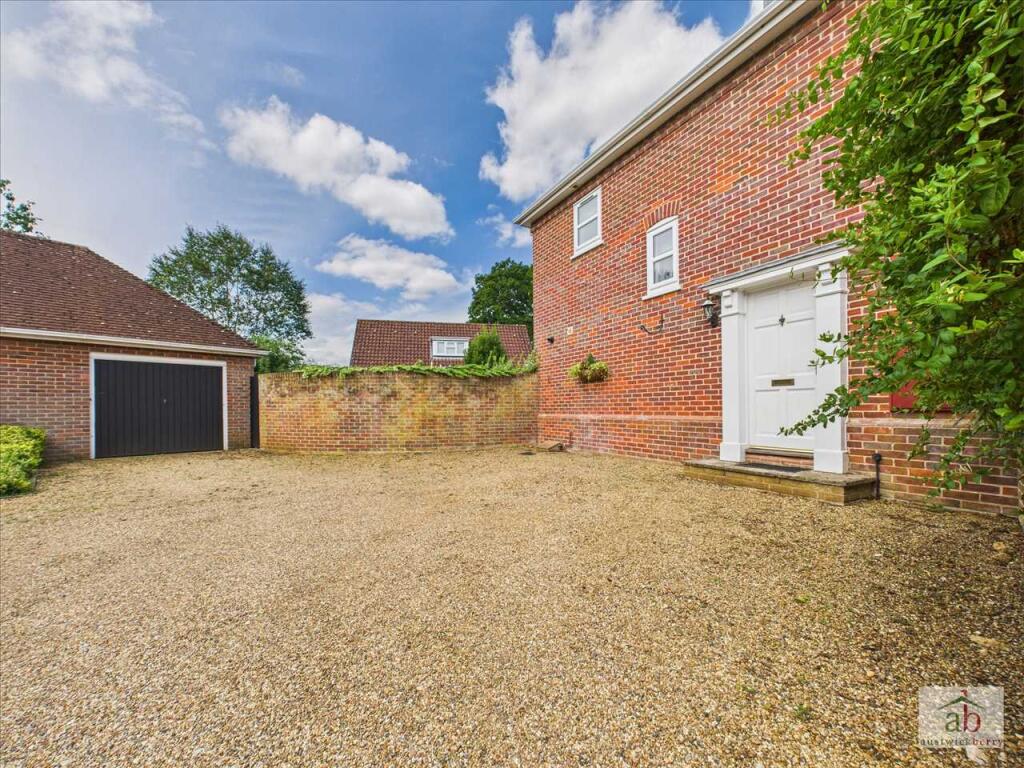 3 bed Detached for rent in Melton. From Austwick Berry Estate Agents - Kesgrave