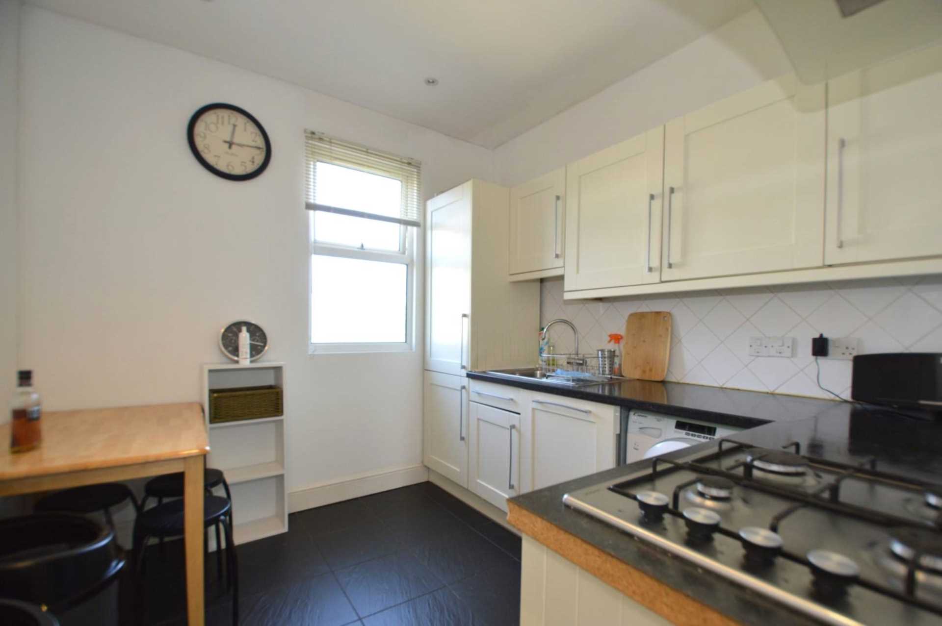 3 bed 1st Floor Flat for rent in Friern Barnet. From Austin Chambers And Co