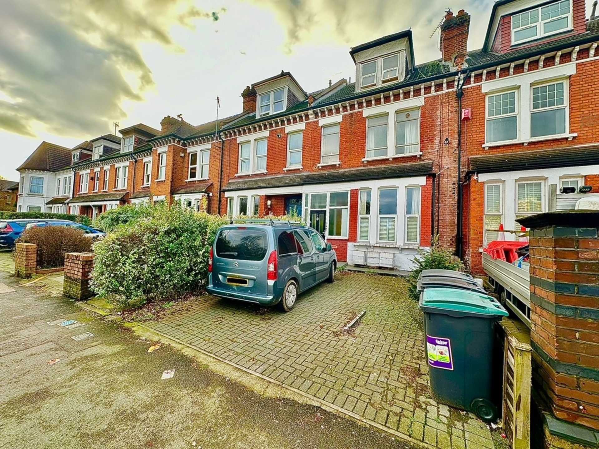 1 bed 1st Floor Flat for rent in Wood Green. From Austin Chambers And Co