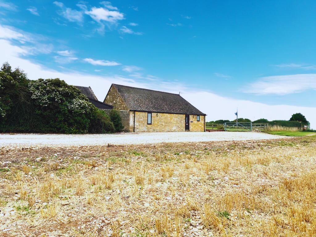 2 bed Barn Conversion for rent in Broadway. From Avon Estates Sales & Lettings - Evesham