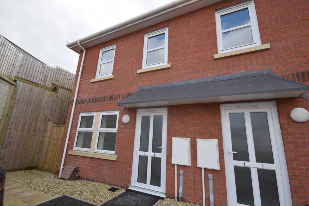 3 bed Mid Terraced House for rent in Bideford. From Bond Oxborough Phillips - Bideford 3 bed Mid Terraced House for rent in Bideford. From Bond Oxborough Phillips - Bideford