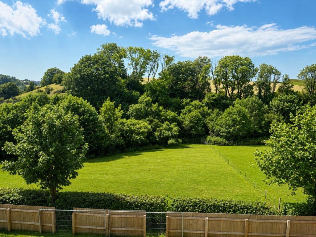 3 bed Semi Detached for rent in Great Torrington. From Bond Oxborough Phillips - Bideford 3 bed Semi Detached for rent in Great Torrington. From Bond Oxborough Phillips - Bideford