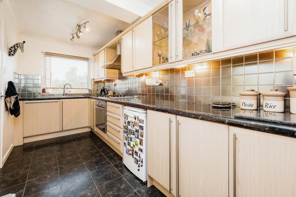 4 bed Detached House for rent in Woodford. From Bairstow Eves - Lettings - South Woodford