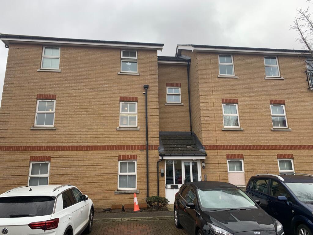 2 bed 1st Floor Flat for rent in Ilford. From Bairstow Eves - Lettings - South Woodford