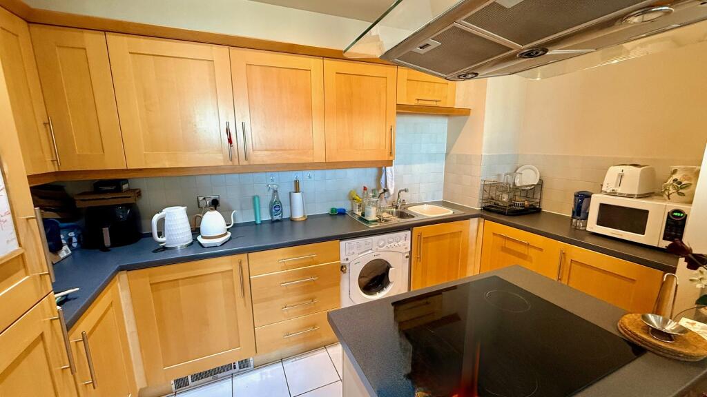 2 bed Apartment for rent in Stratford. From Bairstow Eves - Lettings - South Woodford