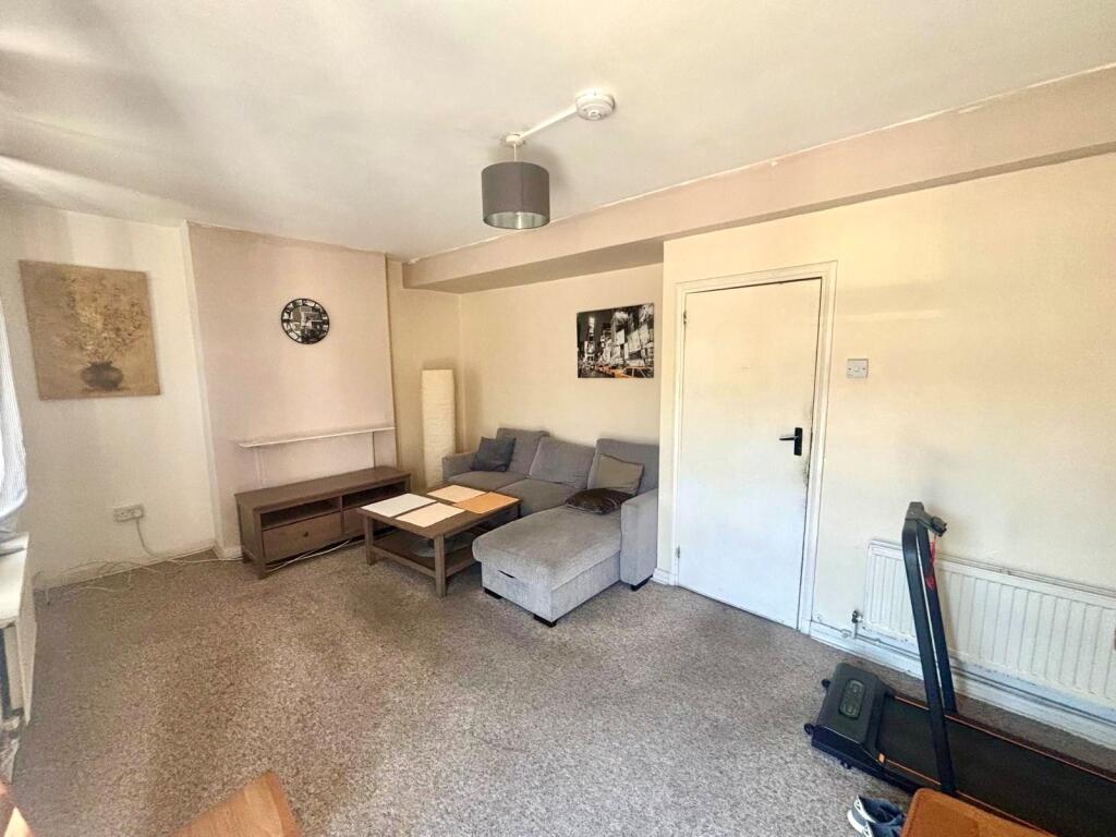 3 bed 1st Floor Flat for rent in Loughton. From Bairstow Eves - Lettings - South Woodford 3 bed 1st Floor Flat for rent in Loughton. From Bairstow Eves - Lettings - South Woodford