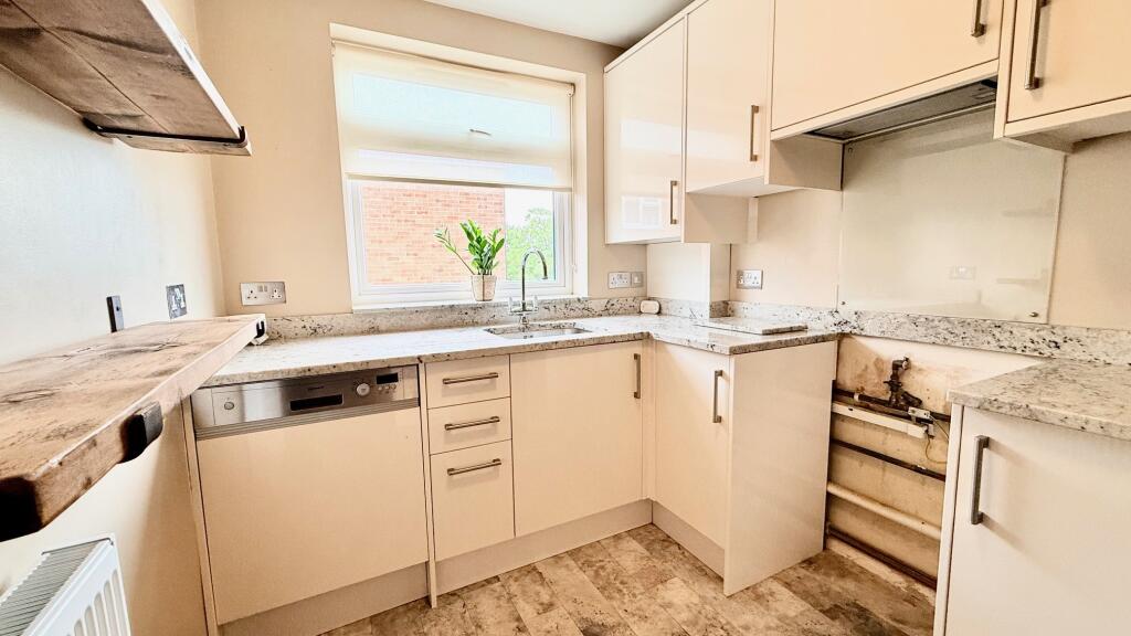 2 bed 1st Floor Flat for rent in Chingford. From Bairstow Eves - Lettings - South Woodford