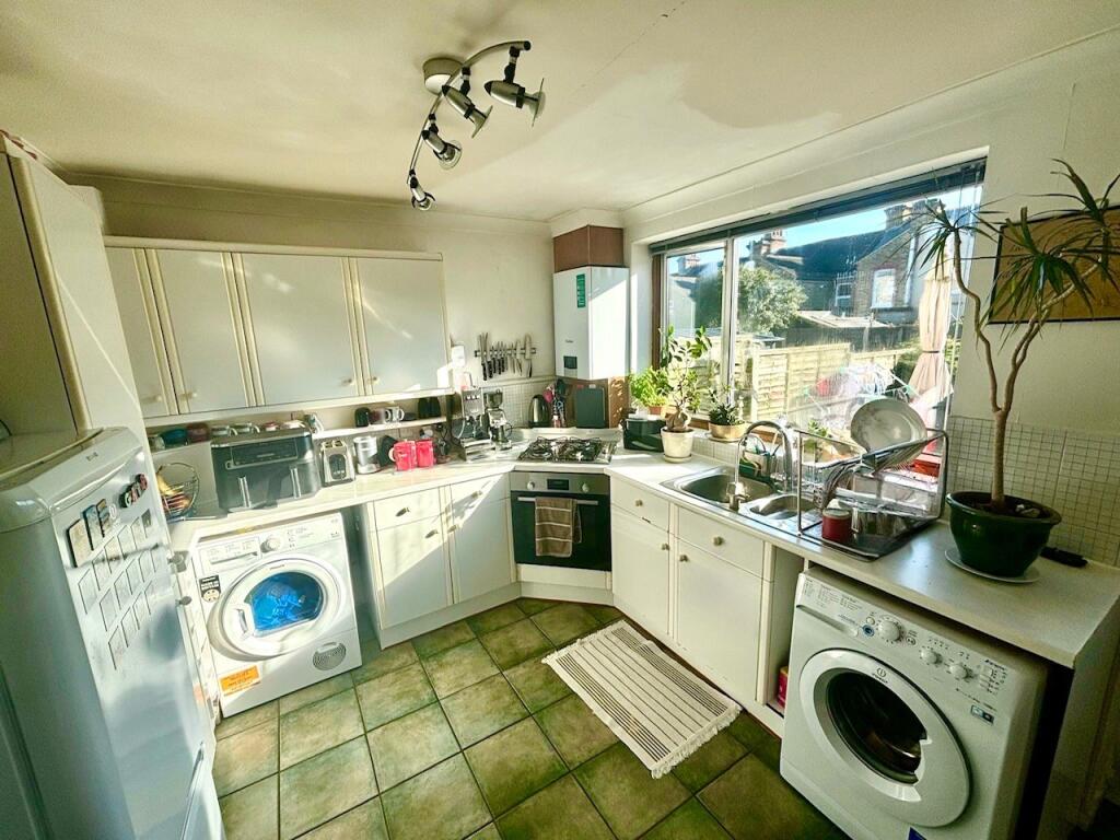 2 bed Detached for rent in Woodford. From Bairstow Eves - Lettings - South Woodford 2 bed Detached for rent in Woodford. From Bairstow Eves - Lettings - South Woodford