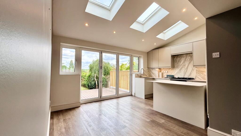 4 bed Detached for rent in Woodford. From Bairstow Eves - Lettings - South Woodford