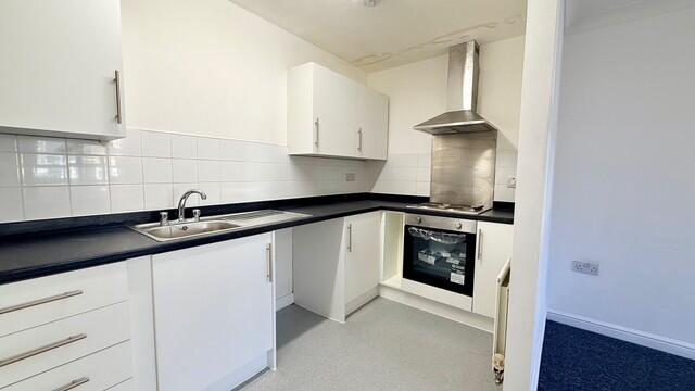 2 bed 1st Floor Flat for rent in Ilford. From Bairstow Eves - Lettings - South Woodford