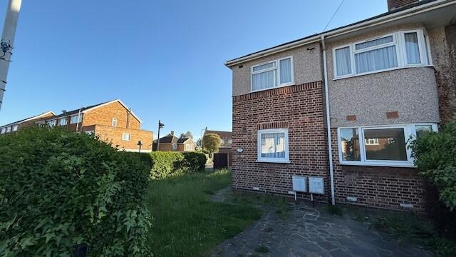 2 bed 1st Floor Flat for rent in Chigwell. From Bairstow Eves - Lettings - South Woodford 2 bed 1st Floor Flat for rent in Chigwell. From Bairstow Eves - Lettings - South Woodford