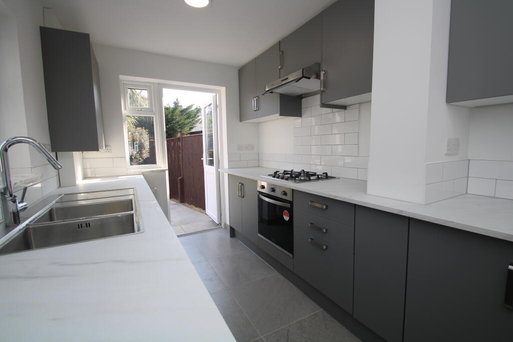 4 bed Mid Terraced House for rent in Croydon. From Bairstow Eves - Lettings - East Croydon