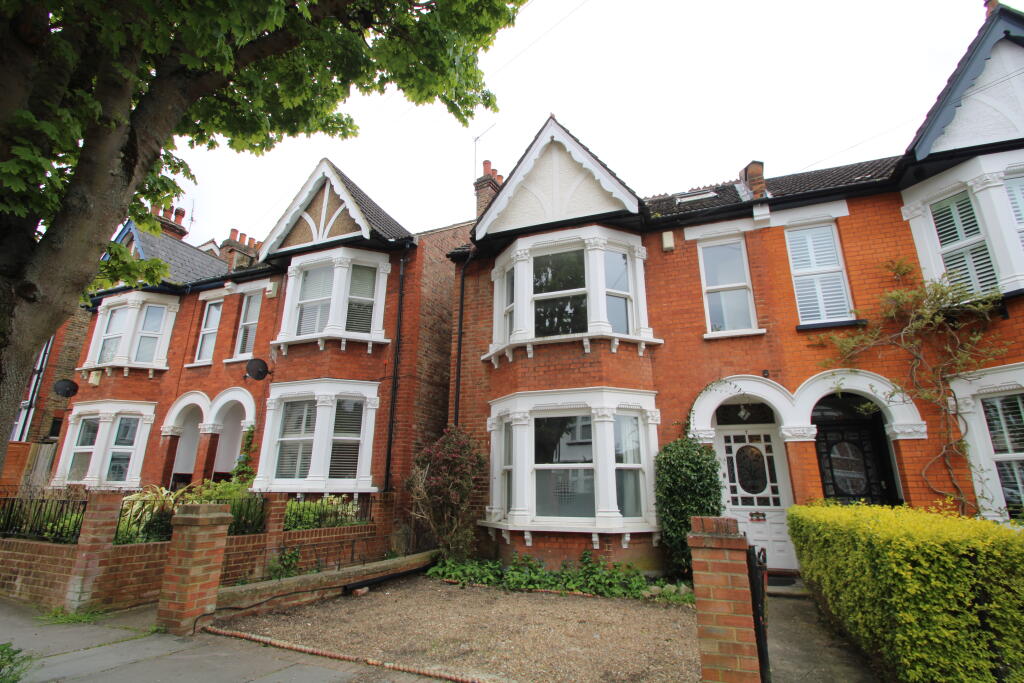 4 bed Detached House for rent in Croydon. From Bairstow Eves - Lettings - East Croydon
