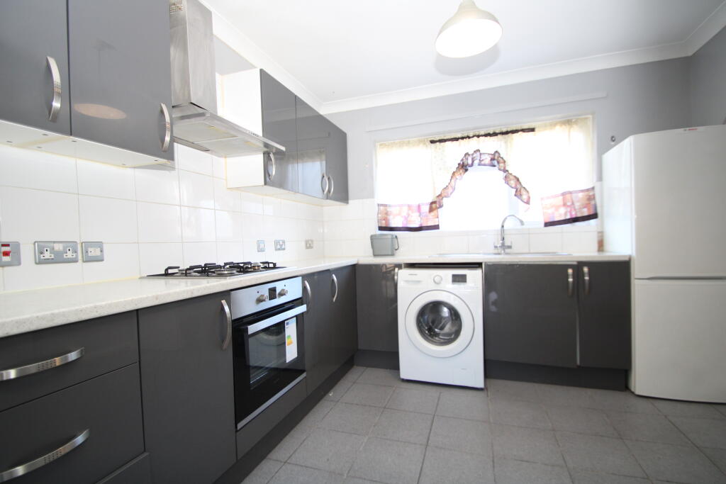 3 bed Detached House for rent in Keston. From Bairstow Eves - Lettings - East Croydon