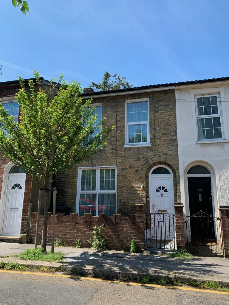 2 bed Mid Terraced House for rent in Croydon. From Bairstow Eves - Lettings - East Croydon