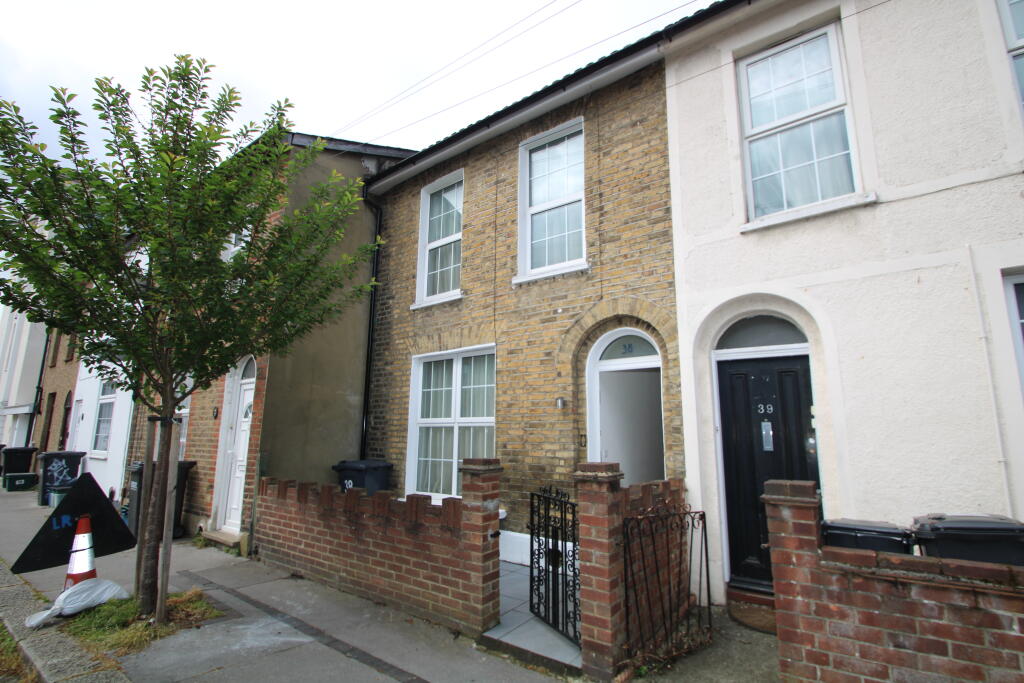 2 bed Mid Terraced House for rent in Croydon. From Bairstow Eves - Lettings - East Croydon