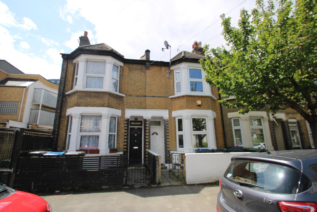 4 bed Detached for rent in Croydon. From Bairstow Eves - Lettings - East Croydon