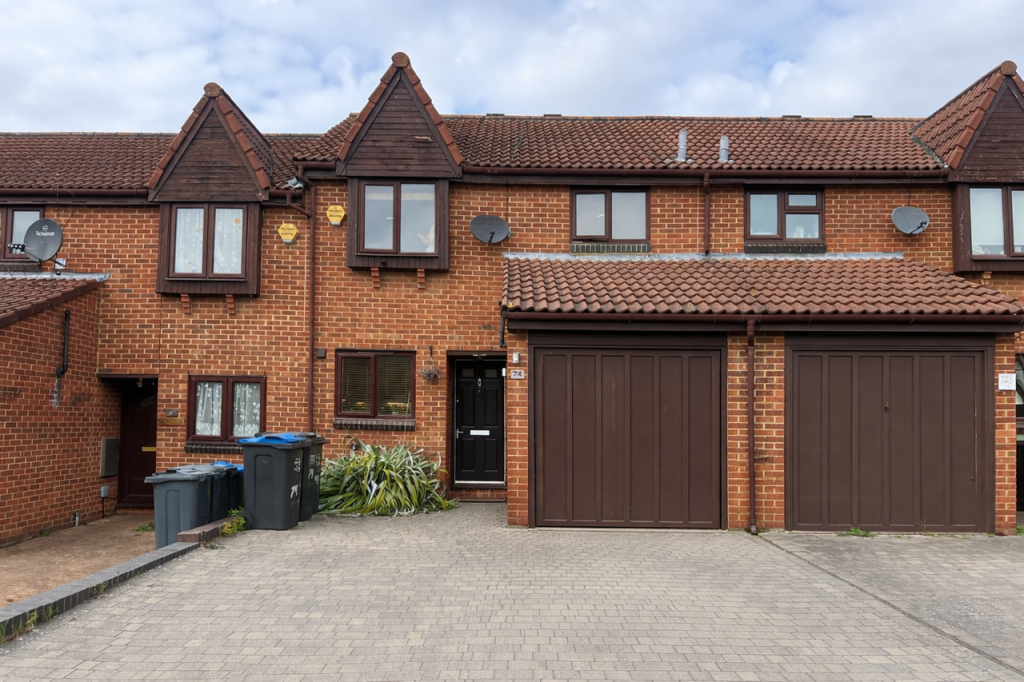 3 bed Mid Terraced House for rent in Croydon. From Bairstow Eves - Lettings - East Croydon