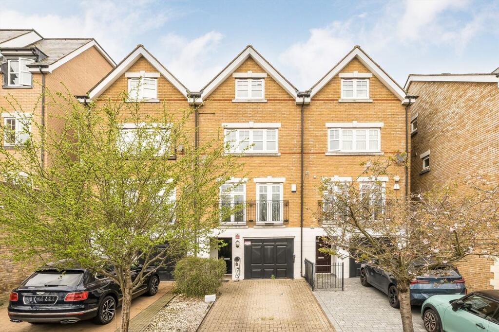 5 bed Detached for rent in Croydon. From Bairstow Eves - Lettings - East Croydon