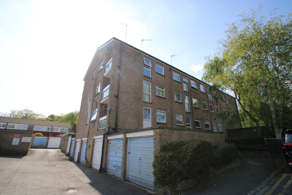 0 bed Garages for rent in Farleigh. From Bairstow Eves - Lettings - East Croydon