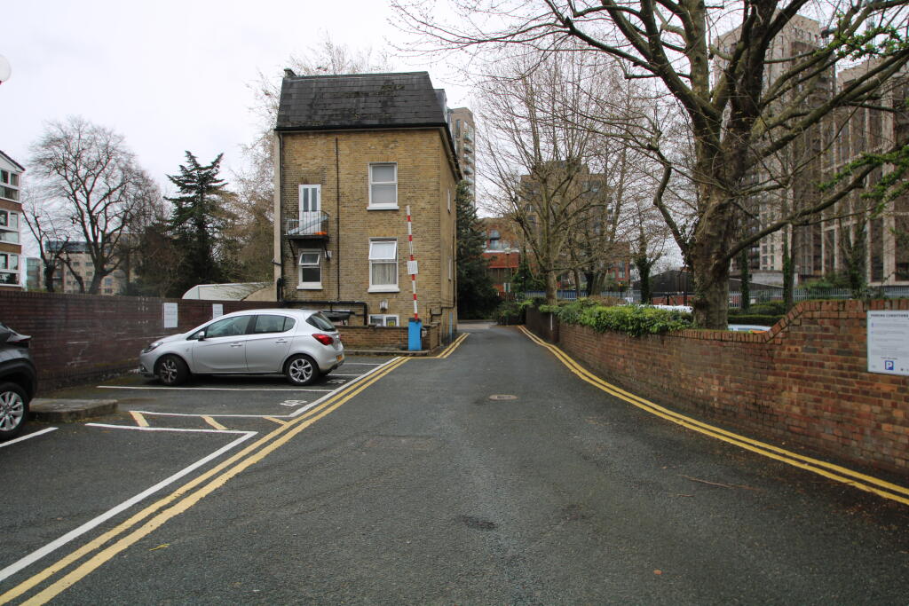 4 bed Not Specified for rent in Croydon. From Bairstow Eves - Lettings - East Croydon 4 bed Not Specified for rent in Croydon. From Bairstow Eves - Lettings - East Croydon