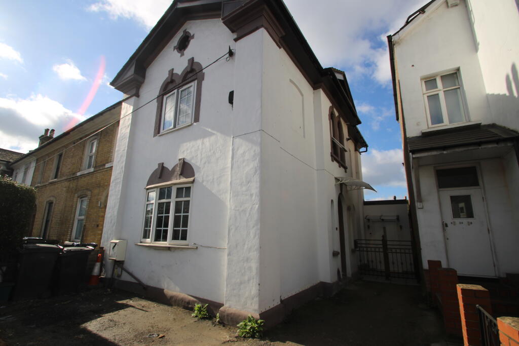 3 bed Detached for rent in Croydon. From Bairstow Eves - Lettings - East Croydon 3 bed Detached for rent in Croydon. From Bairstow Eves - Lettings - East Croydon