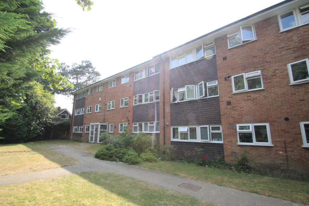 2 bed 1st Floor Flat for rent in Purley. From Bairstow Eves - Lettings - East Croydon 2 bed 1st Floor Flat for rent in Purley. From Bairstow Eves - Lettings - East Croydon