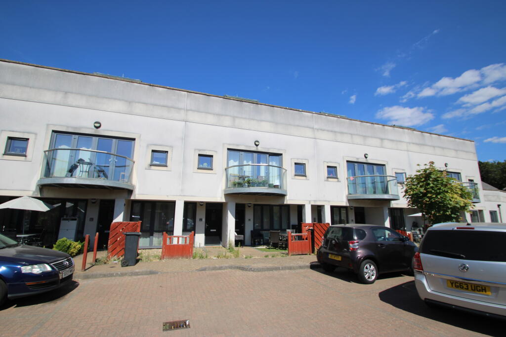 2 bed 1st Floor Flat for rent in Purley. From Bairstow Eves - Lettings - East Croydon
