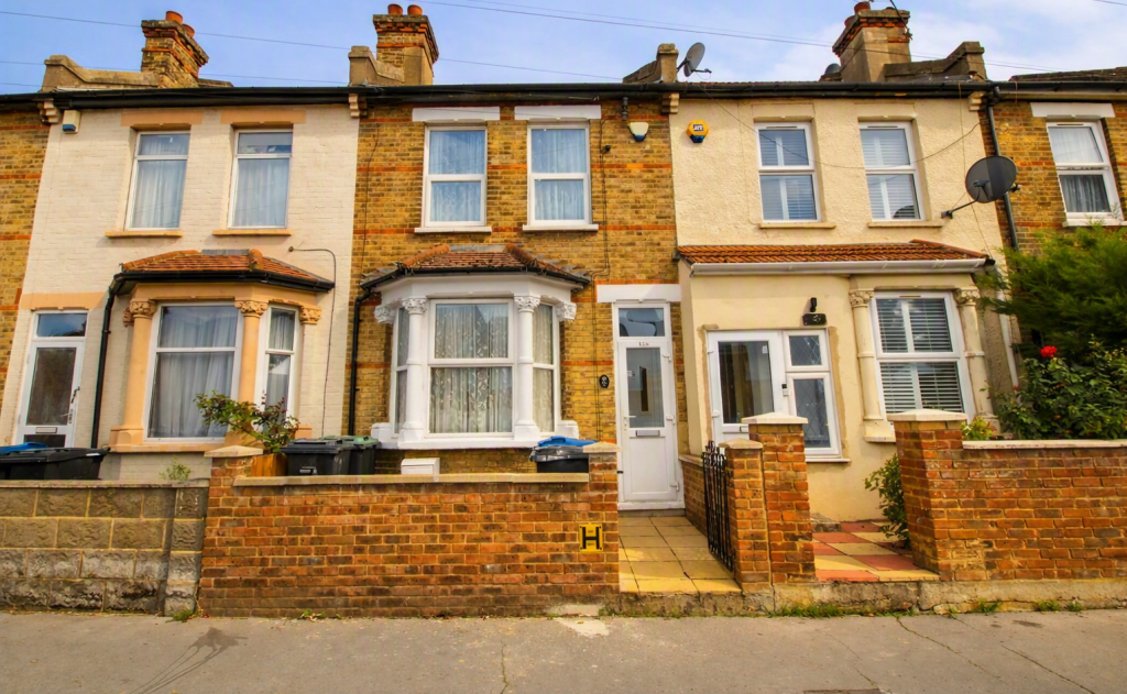 3 bed Detached for rent in Croydon. From Bairstow Eves - Lettings - East Croydon 3 bed Detached for rent in Croydon. From Bairstow Eves - Lettings - East Croydon
