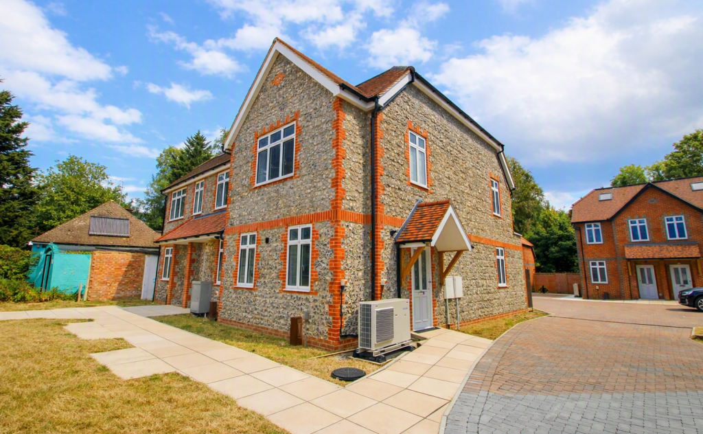 3 bed Detached for rent in Farleigh. From Bairstow Eves - Lettings - East Croydon 3 bed Detached for rent in Farleigh. From Bairstow Eves - Lettings - East Croydon