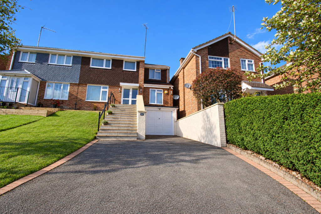 4 bed Detached for rent in Farleigh. From Bairstow Eves - Lettings - East Croydon 4 bed Detached for rent in Farleigh. From Bairstow Eves - Lettings - East Croydon