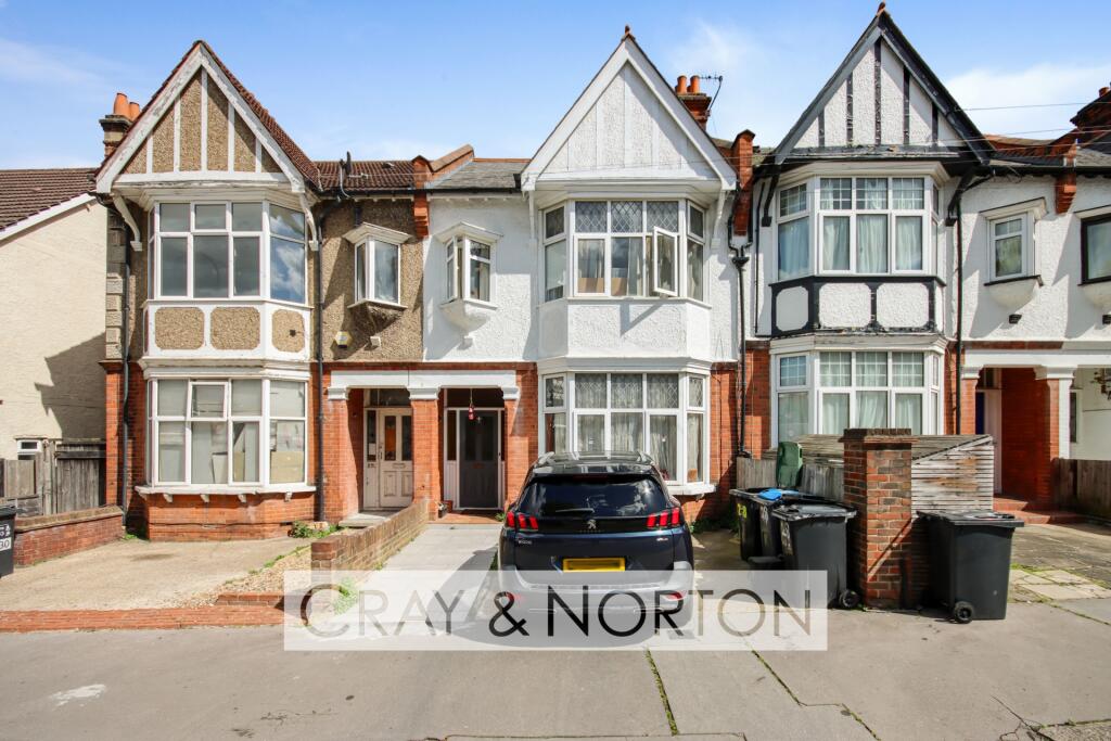 4 bed Mid Terraced House for rent in Croydon. From Cray & Norton Estate Agents - Croydon