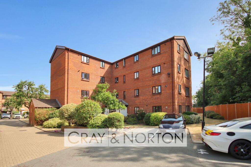 2 bed 1st Floor Flat for rent in Croydon. From Cray & Norton Estate Agents - Croydon
