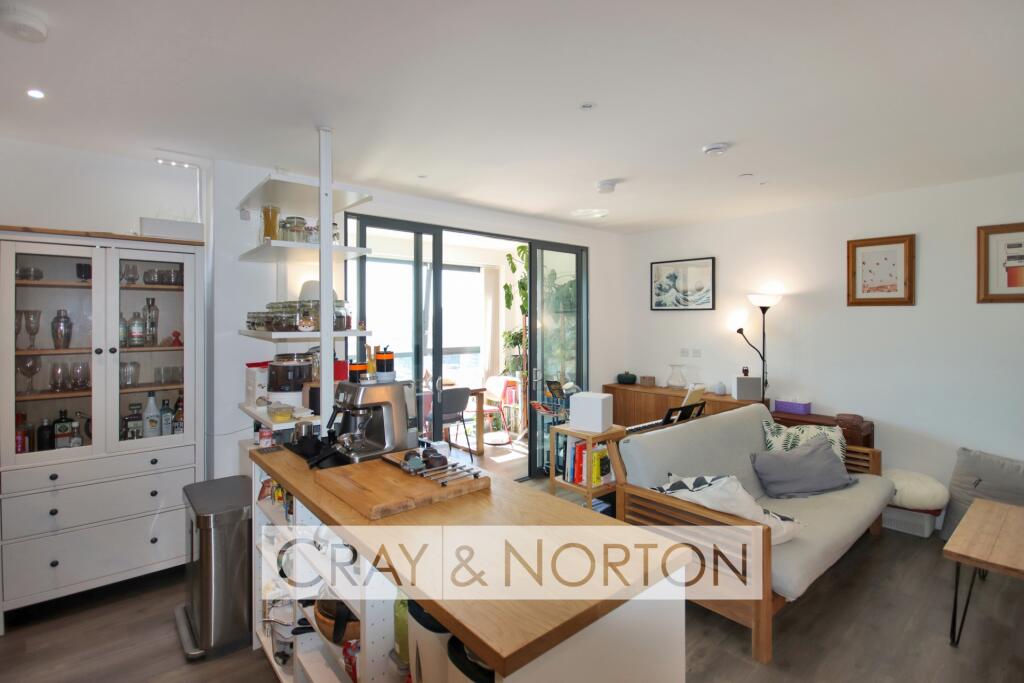 2 bed 1st Floor Flat for rent in Croydon. From Cray & Norton Estate Agents - Croydon