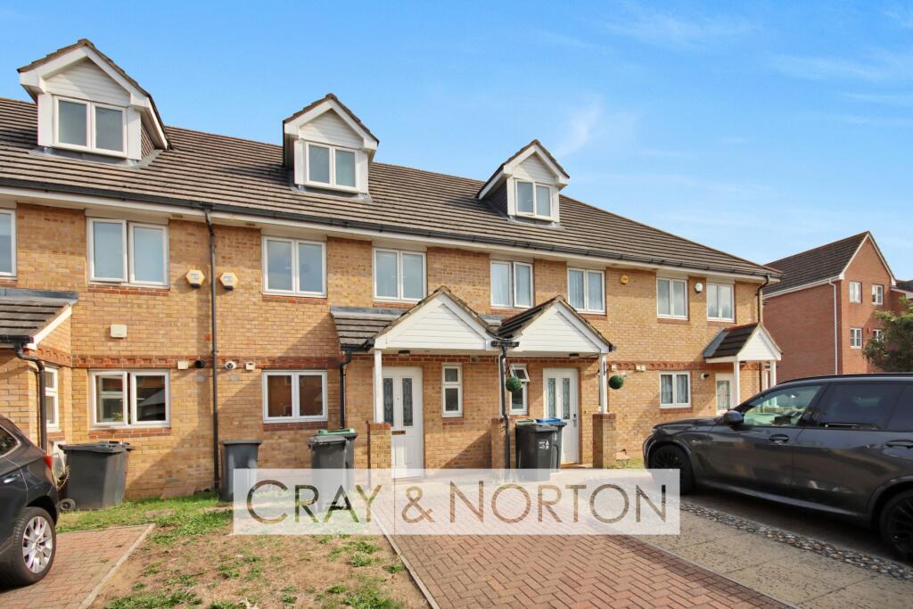 4 bed Mid Terraced House for rent in Croydon. From Cray & Norton Estate Agents - Croydon