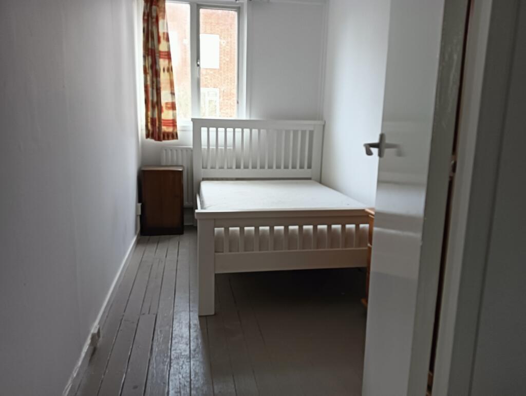 1 bed Room for rent in Streatham. From Bairstow Eves - Lettings - Battersea