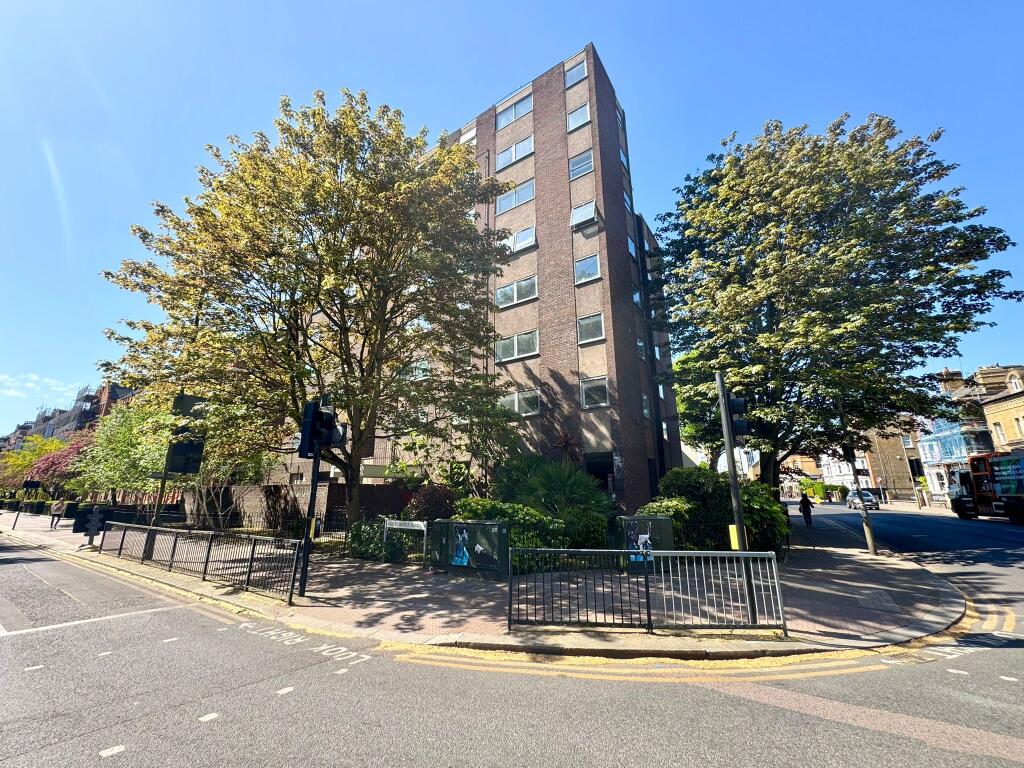 2 bed 1st Floor Flat for rent in Battersea. From Bairstow Eves Lettings - Battersea