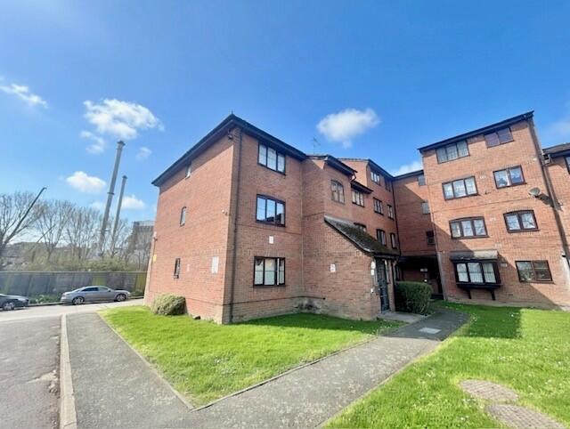 2 bed 1st Floor Flat for rent in Grays. From Bairstow Eves - Lettings - Chafford 2 bed 1st Floor Flat for rent in Grays. From Bairstow Eves - Lettings - Chafford