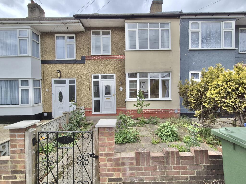 3 bed Detached for rent in Aveley. From Bairstow Eves - Lettings - Chafford 3 bed Detached for rent in Aveley. From Bairstow Eves - Lettings - Chafford