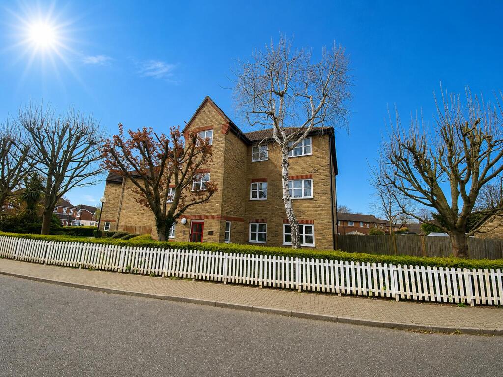 2 bed 1st Floor Flat for rent in Aveley. From Bairstow Eves - Lettings - Chafford