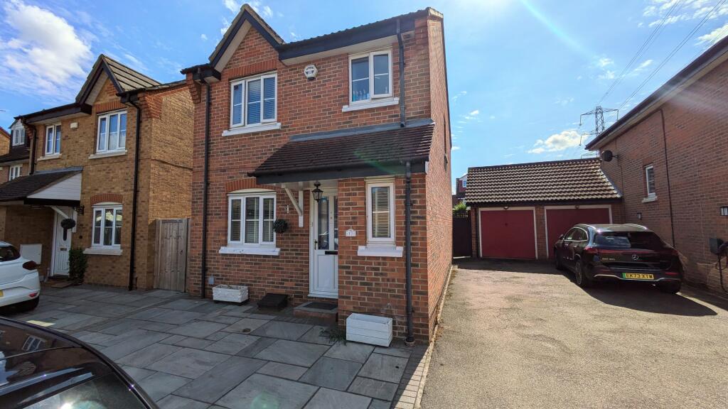 3 bed Detached for rent in South Stifford. From Bairstow Eves - Lettings - Chafford