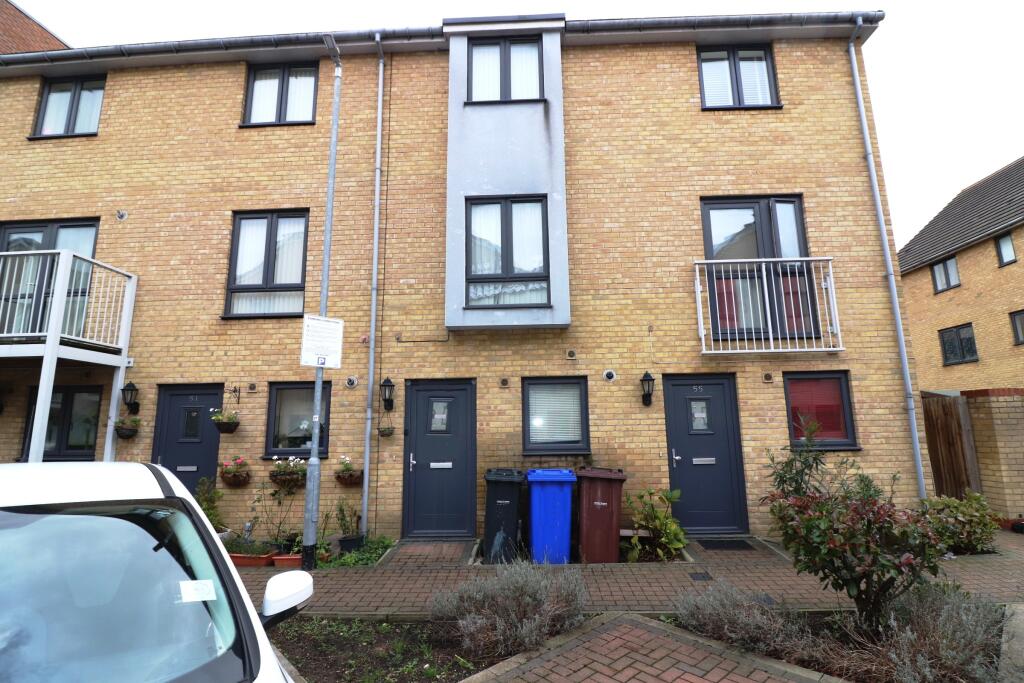 4 bed Detached for rent in South Stifford. From Bairstow Eves - Lettings - Chafford 4 bed Detached for rent in South Stifford. From Bairstow Eves - Lettings - Chafford