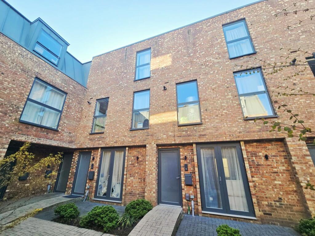 4 bed Town House for rent in West Ham. From Bairstow Eves - Lettings - Stratford