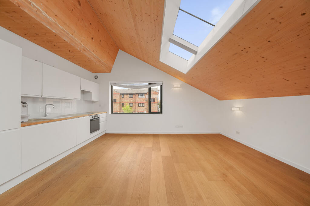 3 bed Annexe for rent in Stratford. From Bairstow Eves - Lettings - Stratford