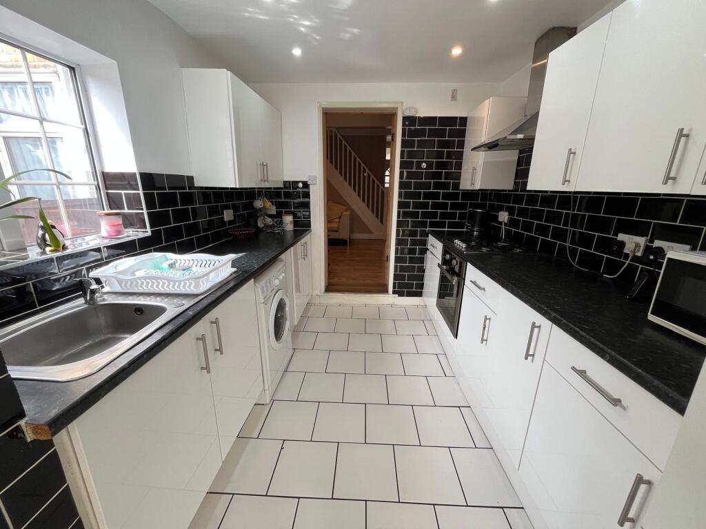 3 bed Detached for rent in West Ham. From Bairstow Eves - Lettings - Stratford