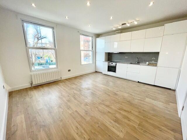 2 bed 1st Floor Flat for rent in Hackney. From Bairstow Eves - Lettings - Stratford