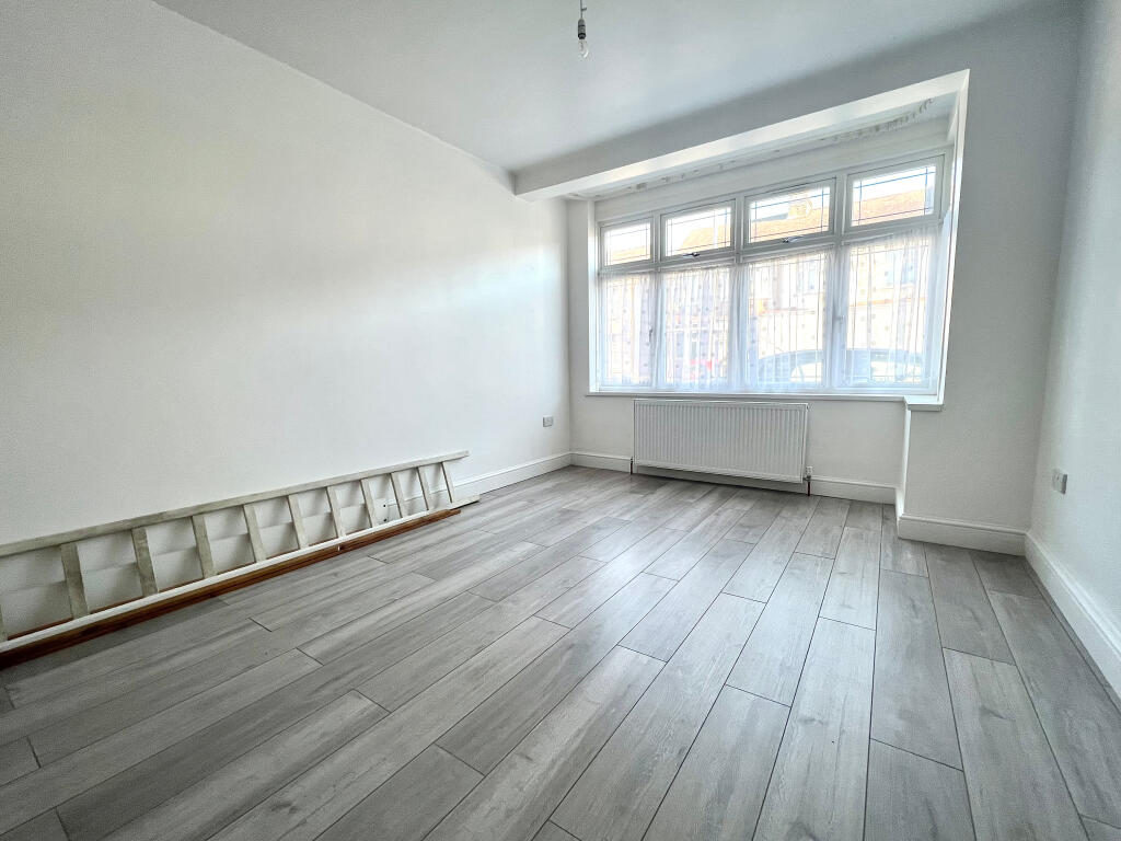 3 bed Detached House for rent in Ilford. From Bairstow Eves - Lettings - Barking