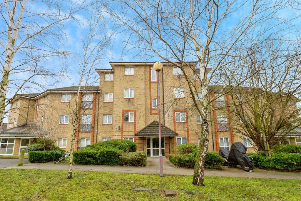 2 bed 1st Floor Flat for rent in Barking. From Bairstow Eves - Barking