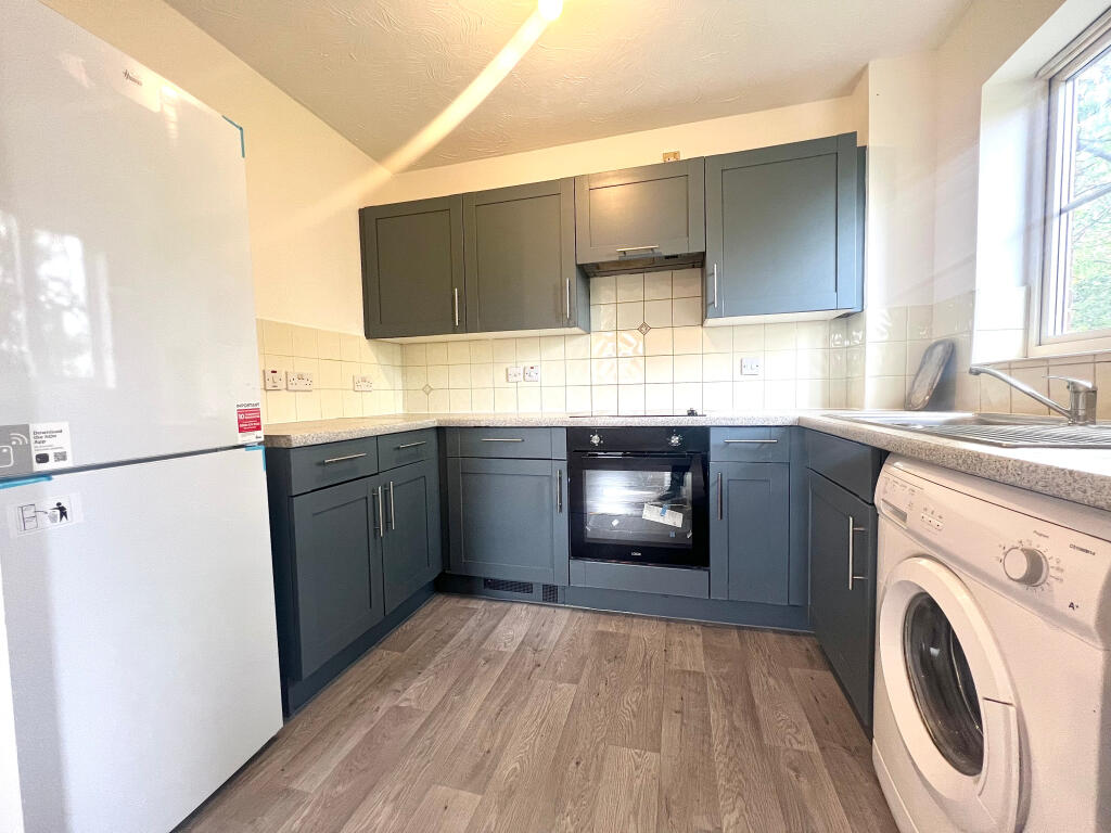 2 bed 1st Floor Flat for rent in Barking. From Bairstow Eves - Barking