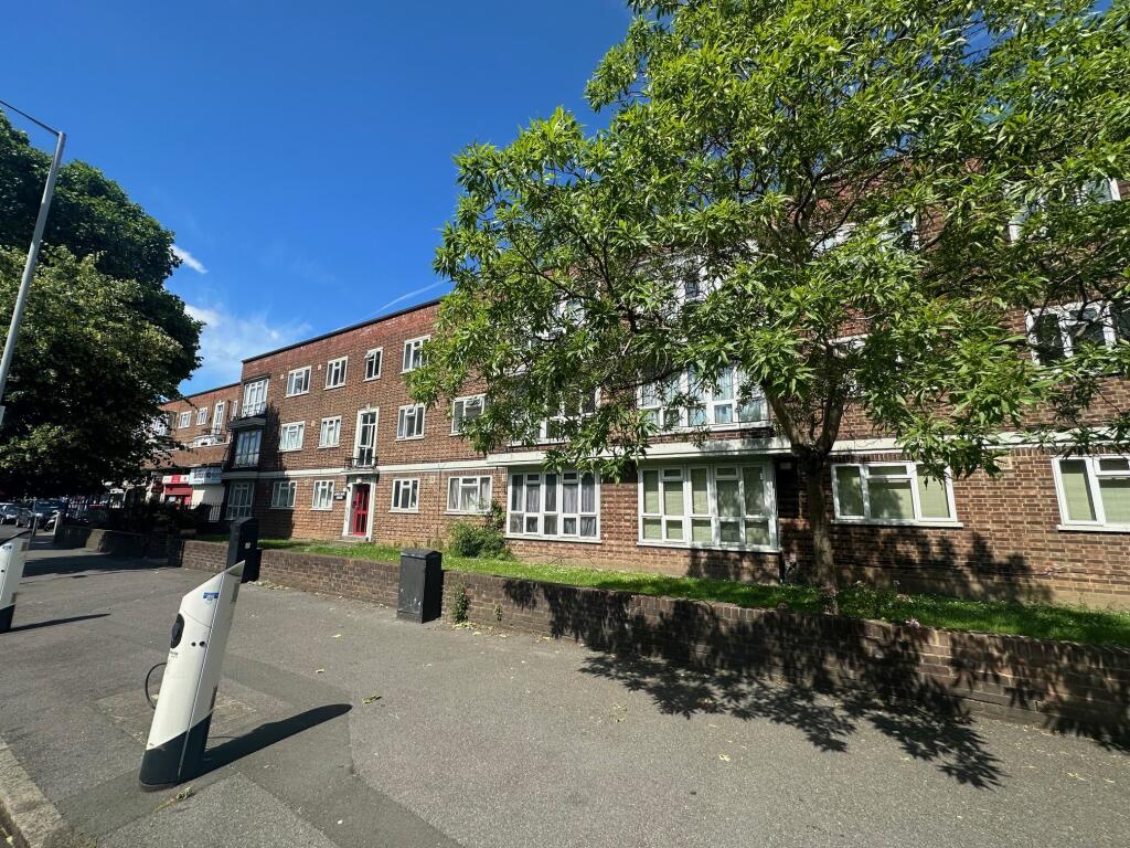 2 bed 1st Floor Flat for rent in Barking. From Bairstow Eves - Barking